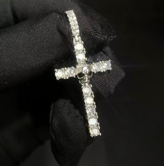Iced Out Tennis CROSS avec tête de mort